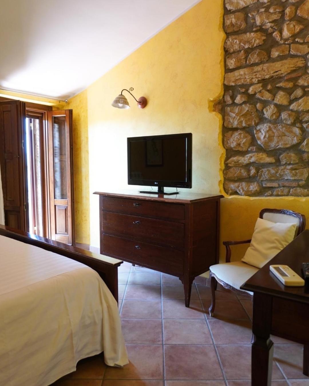 Al Piccolo Borgo Locanda Con Alloggio Castelnuovo Parano Extérieur photo